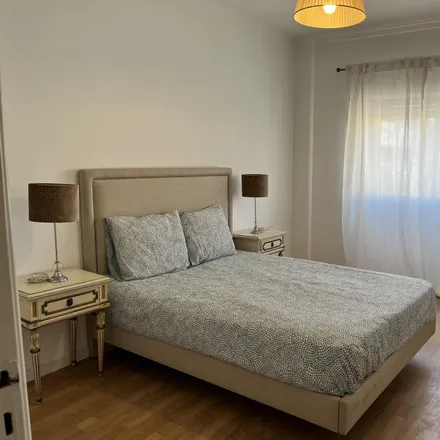 Rent this 4 bed room on Almeida in Avenida Professor Doutor Augusto Abreu Lopes 45 R/C, Lj Esq.