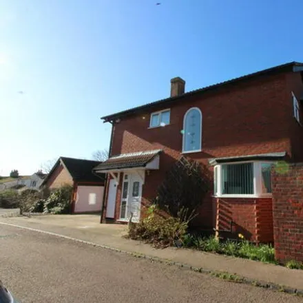 Buy this 4 bed house on Peartree Close in Shefford, SG17 5JG