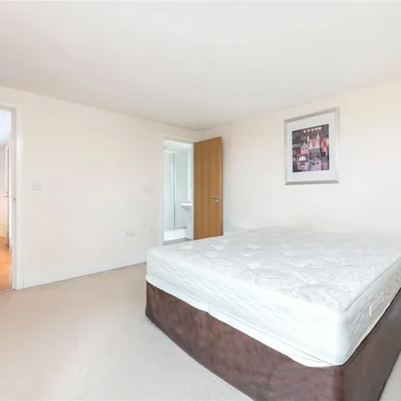 Rent this 2 bed apartment on Cubitt Street in London, WC1X 0LQ
