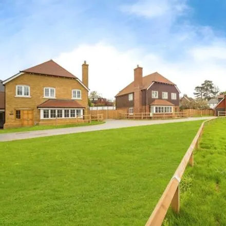 Image 5 - Roundwell Park, Kent, Kent, N/a - House for sale