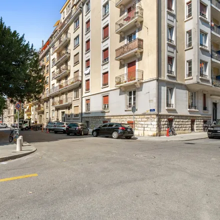 Rent this 4 bed apartment on Rue Monnier 11 in 1206 Geneva, Switzerland