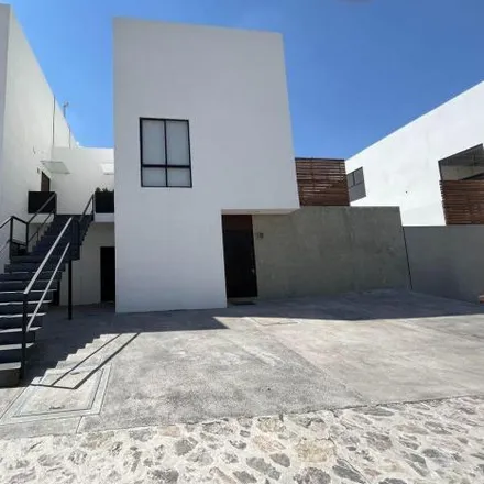 Buy this 2 bed house on Avenida Ignacio Zaragoza 21 in Delegación Centro Histórico, 76000 Querétaro