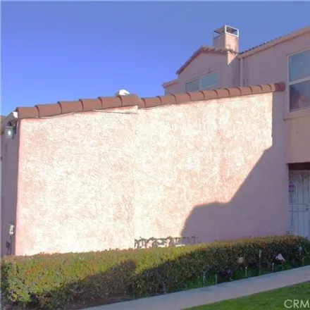 Image 1 - 176 Racquet Club Dr, Compton, California, 90220 - House for sale