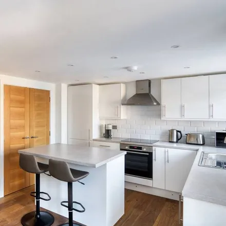 Rent this 3 bed apartment on London in W2 1DY, United Kingdom