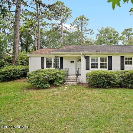 Buy this 2 bed house on 826 Colonial Drive in Forest Hills, Wilmington