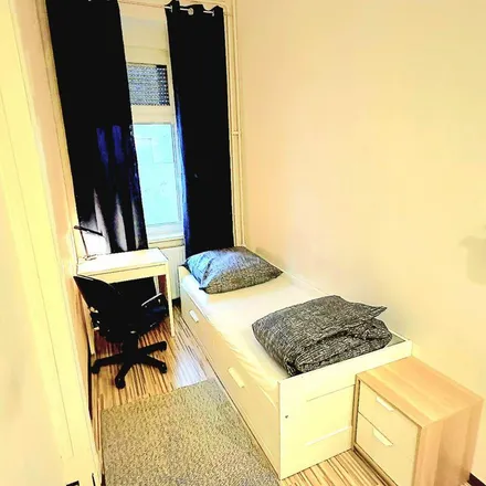 Rent this 5 bed apartment on Fuldastraße 37 in 12045 Berlin, Germany