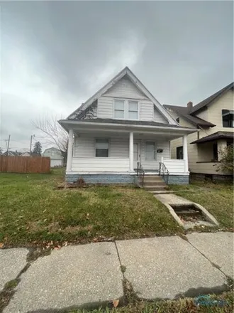 Buy this 3 bed house on First Choice Auto Finance in Woodville Road, East Toledo