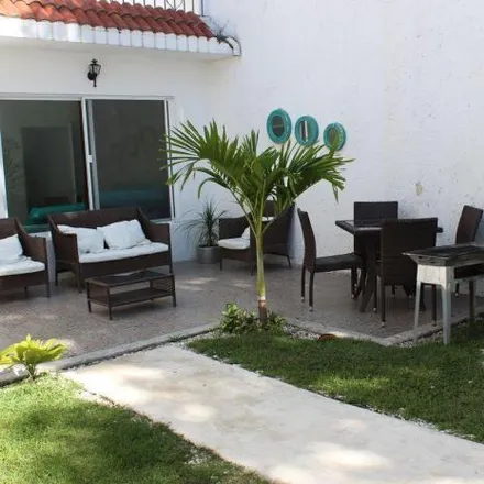 Buy this 2 bed house on Calle Bosques de Palmira in Chipitlán, 62070 Cuernavaca