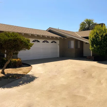 Buy this 3 bed house on 2213 Dayton Avenue in Bakersfield, CA 93304