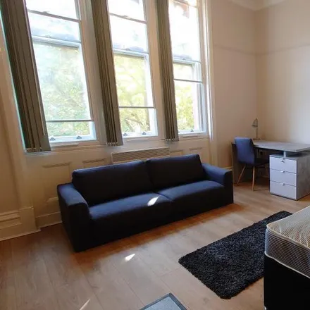 Rent this studio apartment on 7 Bone Burger Co in 16, 18 Guildhall Walk