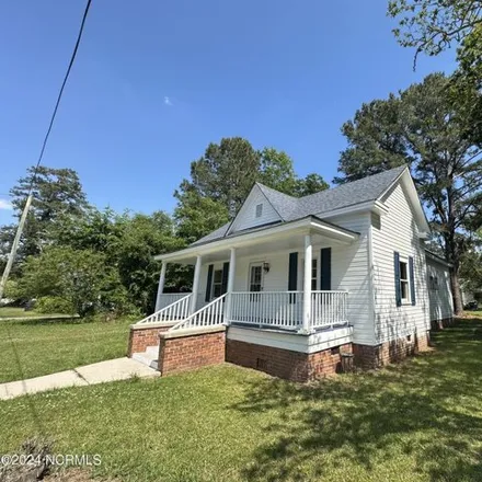 Buy this 2 bed house on 528 South Ash Street in Bladenboro, Bladen County