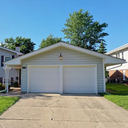 Buy this 4 bed house on 1370 Nottingham Lane in Hoffman Estates, Schaumburg Township