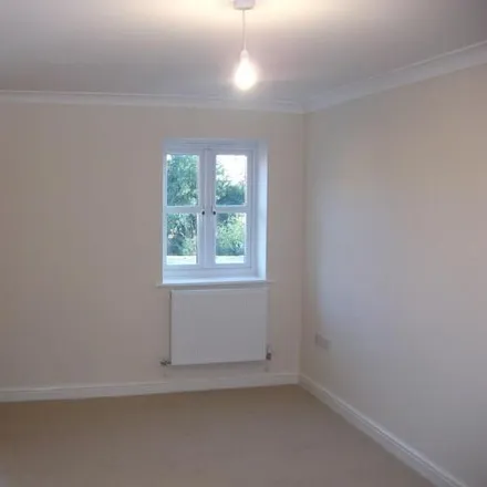 Image 4 - College Fields, Tanyfron, LL11 5UQ, United Kingdom - Townhouse for rent