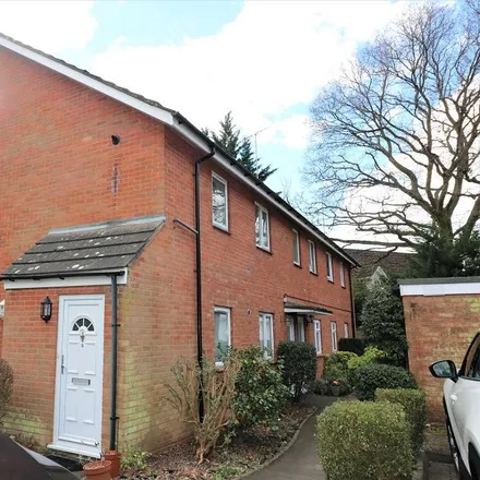 Rent this 2 bed apartment on Canonsfield Court in Welwyn, AL6 0PH