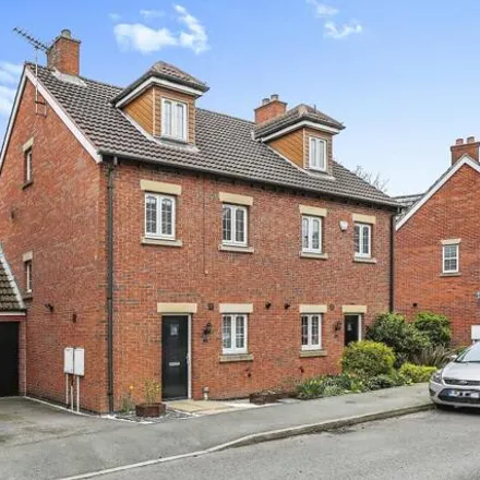 Buy this 4 bed townhouse on Sycamore Gardens in Heanor, Derbyshire