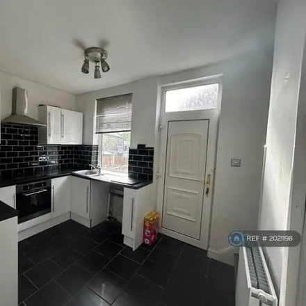 Image 4 - Manor Road, Horbury, WF4 6JE, United Kingdom - Townhouse for rent