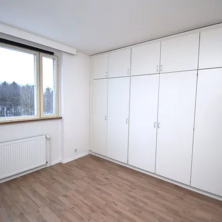 Rent this 2 bed apartment on Niemenkallion jalopuumetsä in Aniankatu, 15140 Lahti