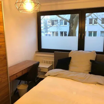 Rent this 4 bed room on Neue Weyerstraße 5 in 50676 Cologne, Germany