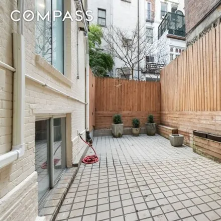 Rent this 1 bed townhouse on 16 East 77th Street in New York, NY 10021