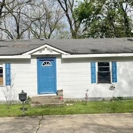 Buy this 2 bed house on 803 Fort Hill Drive in Vicksburg, MS 39183