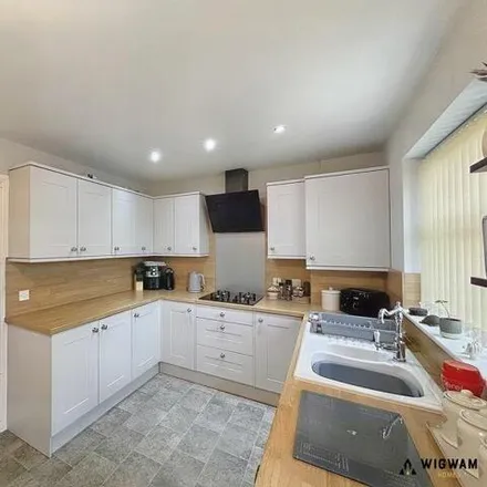 Image 3 - Lambwath Hall Court, Hull, HU7 4WN, United Kingdom - Townhouse for sale