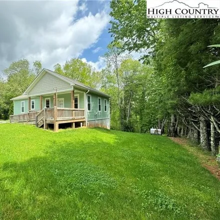Image 2 - 673 Little River Drive, Sparta, NC 28675, USA - House for sale