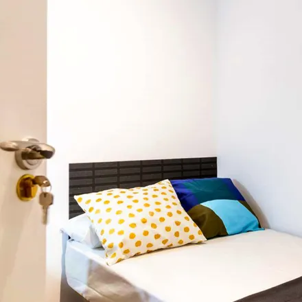 Rent this 1 bed room on Carrer de l'Antiga Travessera in 21, 08906 l'Hospitalet de Llobregat