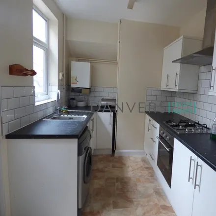 Rent this 3 bed townhouse on Windermere Street in Leicester, LE2 7GU