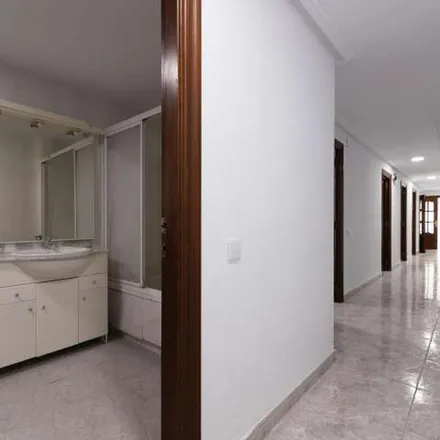 Image 8 - Carrer de Santa Rosa, 20, 46021 Valencia, Spain - Apartment for rent