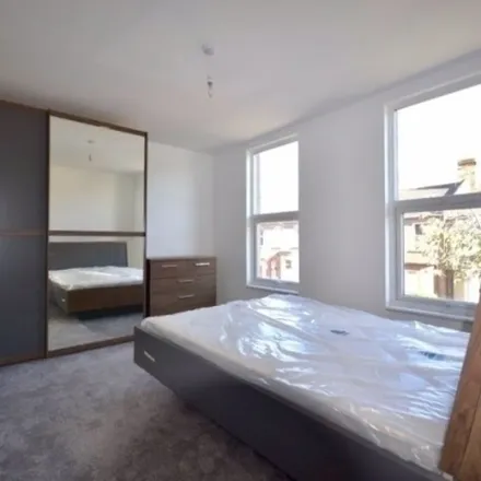 Rent this 5 bed townhouse on 13 Melbourne Road in London, E17 6LS