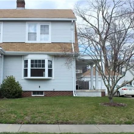 Rent this 3 bed house on 35 Waldron Avenue in Cranston, RI 02910