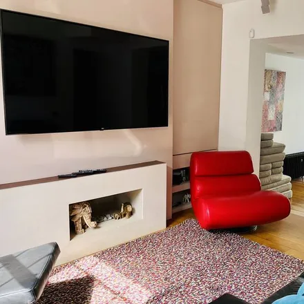 Rent this 2 bed house on London in SE1 8TA, United Kingdom