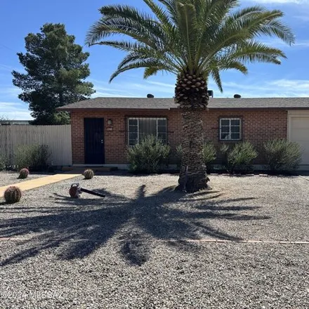 Rent this 3 bed house on 1290 East Ellis Street in Tucson, AZ 85719
