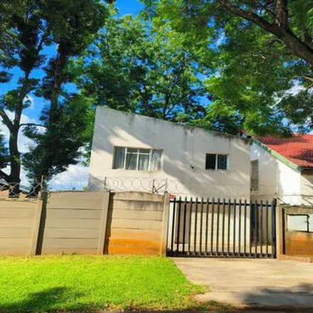 Rent this 1 bed apartment on 10th Street in Albertskroon, Johannesburg