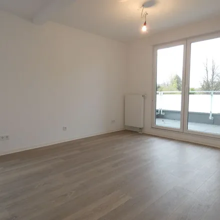 Rent this 2 bed apartment on Südseestraße 9 in 45357 Essen, Germany