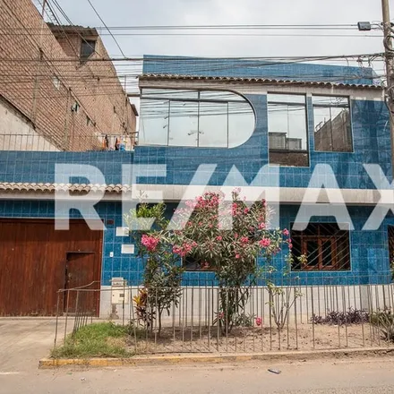 Buy this 6 bed house on Calle 31 in Comas, Lima Metropolitan Area 15326