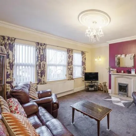 Image 2 - Thorne Road/Avenue Road, Thorne Road, Doncaster, DN2 5BH, United Kingdom - Apartment for sale
