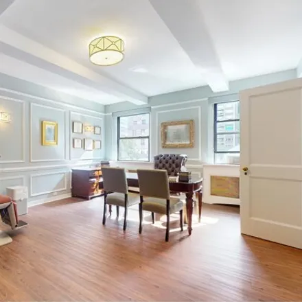 Image 6 - 115 East 61st Street, New York, NY 10065, USA - Apartment for sale
