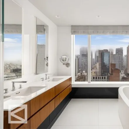 Image 8 - 252 East 57th Street, New York, NY 10022, USA - Condo for sale