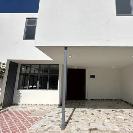 Buy this 4 bed house on Privada Caruso 214B in Miguel Hidalgo Y Costilla, 37487 León