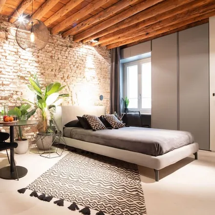 Rent this studio house on Piazza Camillo Benso Conte di Cavour 16