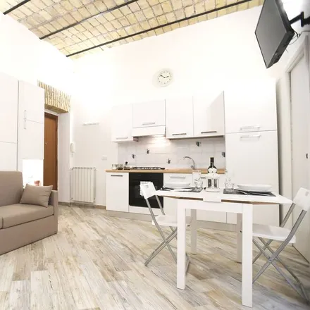 Rent this studio apartment on Via Foscolo 11
