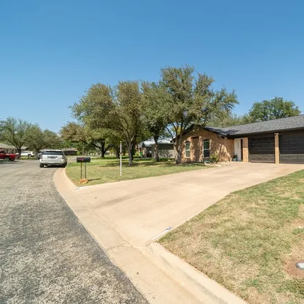 Image 4 - 3622 Clare Drive, San Angelo, TX 76904, USA - House for sale