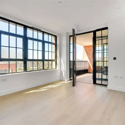 Rent this 3 bed apartment on The Pickle Factory in 5 New Tannery Way, London
