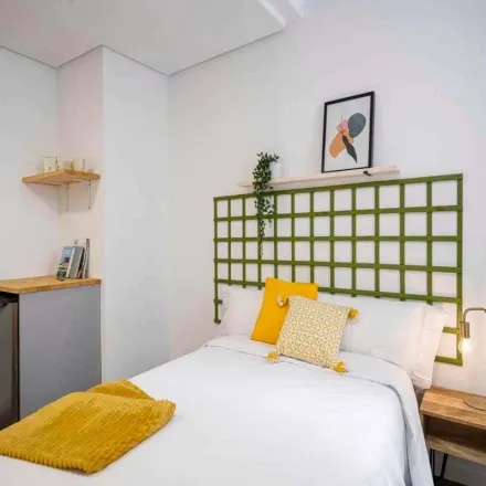 Rent this 1 bed apartment on Calle de Maldonado in 28006 Madrid, Spain