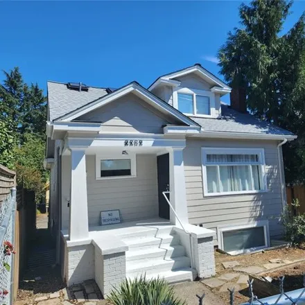 Buy this 6 bed house on 5026 7th Avenue Northeast in Seattle, WA 98105