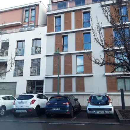 Rent this 3 bed apartment on 4 Rue des Maraîchers in 69160 Tassin-la-Demi-Lune, France