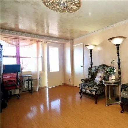 Image 4 - 35 Seacoast Terrace, Kings County, NY 11235, USA - Apartment for sale
