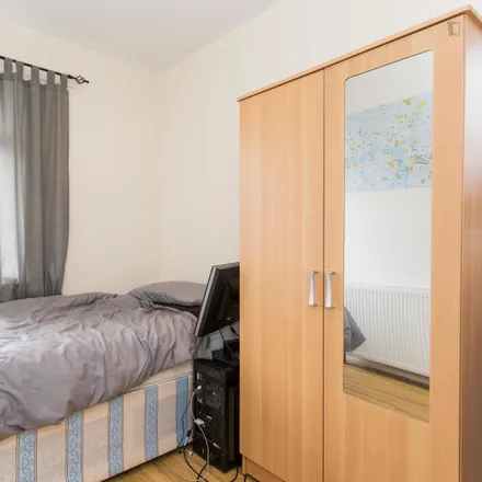 Rent this 6 bed room on Gibbon Road in London, W3 7AE