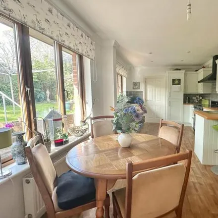 Image 2 - Kites Nest Walk, Bexhill, East Sussex, Tn39 - House for sale
